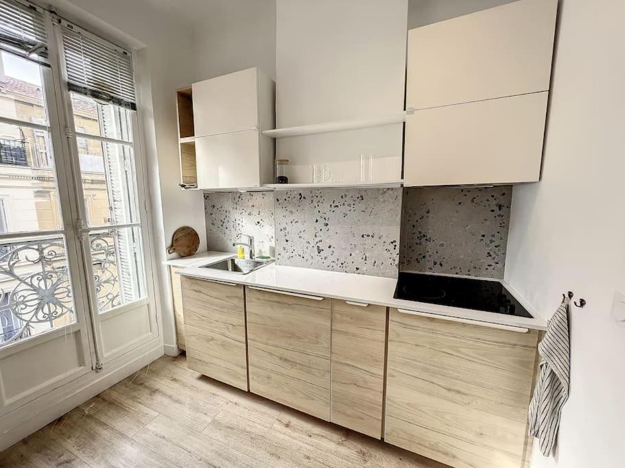 Place - Appartement Lumineux Au Coeur De La Joliette Marseille Exterior photo